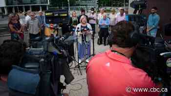 Politicians, voters and fellow candidates offer mixed reactions to Horwath mayoral bid