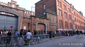 Asielzoekers aan Klein Kasteeltje worden radelozer: 'Beschamend voor Brussel' - BRUZZ