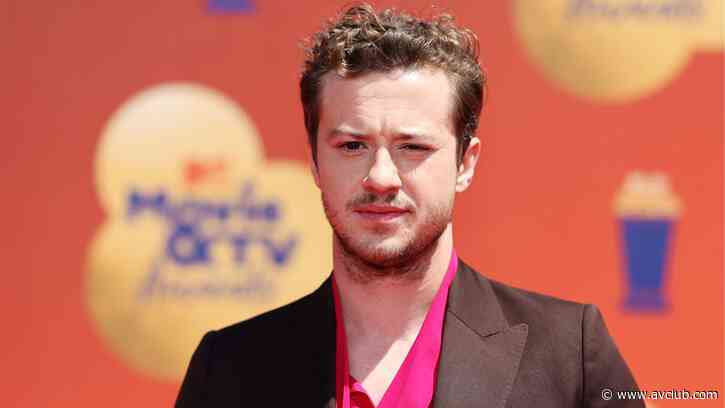 Joseph Quinn says he was freed from airport jail because the officer knew Eddie Munson - The A.V. Club