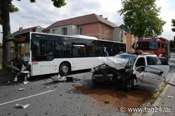 Unfall in Zittau - Linienbus kracht mit Mitsubishi zusammen: Acht Verletzte - TAG24