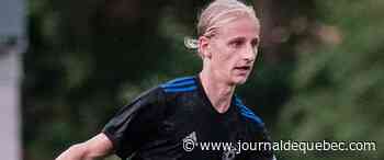 Un représentant du CF Montréal avec les étoiles MLS NEXT