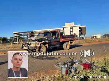 Jovem morre após batida entre moto e caminhonete em Monte Carmelo - Módulo FM