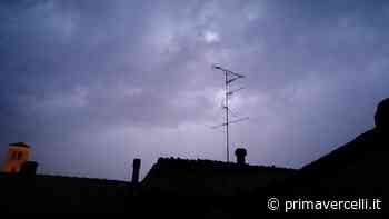 Lampi nella notte: il video del temporale - Prima Vercelli