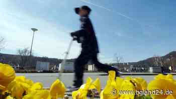 Freilassing: Bub (9) mit Tretroller von Auto erfasst - Polizei im Einsatz - bgland24.de