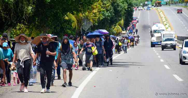 4 mil migrantes se instalaron en la aduana de Huixtla, Chiapas y bloquearon la carretera como protesta - Infobae America