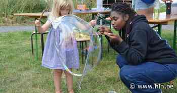 Mobiele speelpleinwerking Awimbalieje trekt opnieuw rond in Denderleeuw - Het Laatste Nieuws