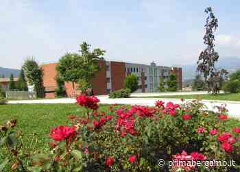 Rsa, chiusura precauzionale a Gandino. A Nembro son tornate le visite dei parenti - Prima Bergamo