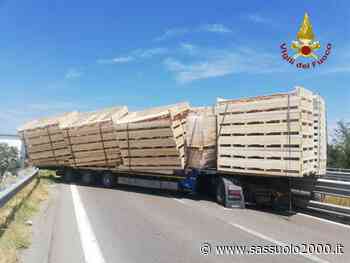 Mezzo pesante intraversato lungo la Modena-Sassuolo - sassuolo2000.it - SASSUOLO NOTIZIE - SASSUOLO 2000