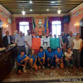 Elena Vallortigara riabbraccia la sua Schio. L’atleta medaglia di Bronzo ai Mondiali di Atletica ricevuta in municipio - VicenzaPiù