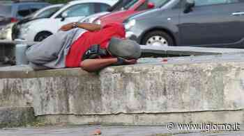 Dietro al Duomo di Monza bivacchi e bagni alla fontanella - IL GIORNO