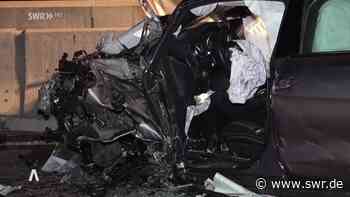 Junger Fahrer verursacht tödlichen Unfall bei Nagold - SWR Aktuell