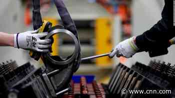 US economy contracts again, fueling recession fears