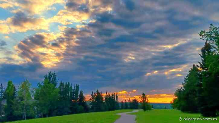 Stormy weather possible in Calgary this weekend as heat warnings continue
