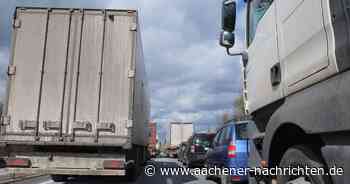 Verkehrsunfall: Polizei ermittelt nach Unfallflucht auf der A544