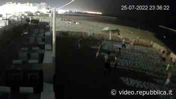 Bari, vandali in azione a San Girolamo: danneggiano Spirito di patate e il proprietario pubblica la videodenuncia - Repubblica TV