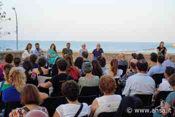 'Lungomare di libri' chiude, tremila volumi venduti a Bari - Puglia - Agenzia ANSA