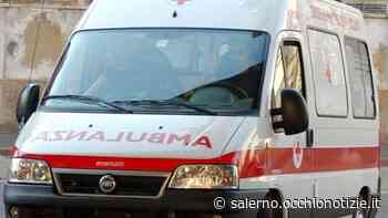 Castellabate, si appoggia alla staccionata per evitare un’auto: ferito turista - L'Occhio di Salerno