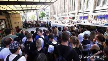 Lady Gaga in Düsseldorf: Fans belagern Hotel vor Deutschland-Konzert - RND