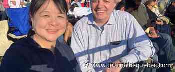 Messe papale: des fidèles et des curieux