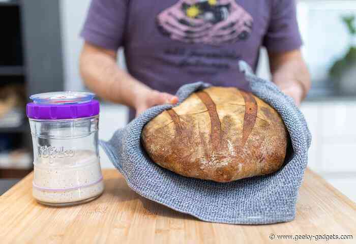 Bake your own Sourdough bread with this handy fermentation jar