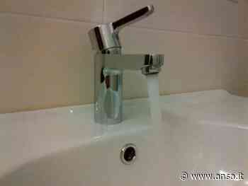 Troppa gente e poca acqua, rubinetti chiusi di notte a Crotone - Calabria - Agenzia ANSA