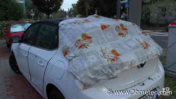 Cronaca meteo diretta Milano Saronno, i danni della grandine: decine di parabrezza infranti. Video - 3bmeteo