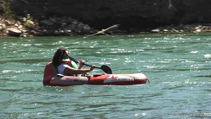 Calgarians find ways to stay cool as heat warning continues to grip much of Alberta