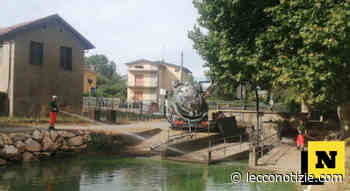 Merate, al lago di Sartirana la ditta di spurghi per ripulire dalle alghe - Lecco Notizie