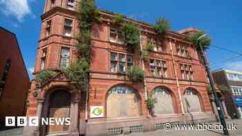 Prudential Assurance Building: Oldham Council wants to transform site - BBC