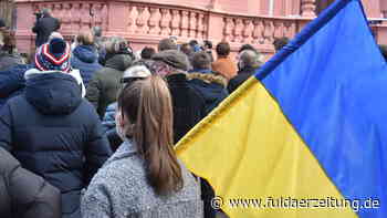 Fulda fordert Frieden: Mehr als 500 Menschen besuchen Mahnwache für Ukraine - Fuldaer Zeitung