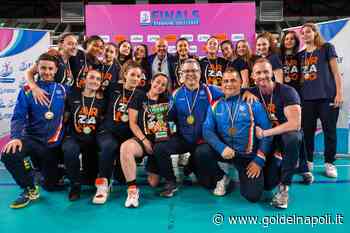 Arzano, giovedì serata d’onore per le ragazze della pallavolo: squadra in Comune premiata da sindaco ed assessori - Gol del Napoli