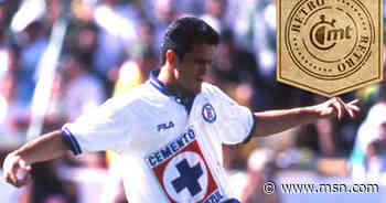 Carlos Hermosillo, el héroe de Cruz Azul que jugó con chaleco antibalas una Final - MSN