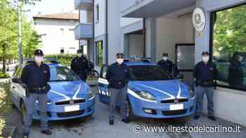 Fabriano, va a al supermercato e le sparisce il cellulare: i poliziotti lo ritrovano - il Resto del Carlino