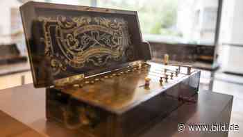 Uni Bonn besitzt jetzt Heiligen Computer: Die Rechenmaschine vom Papst - BILD