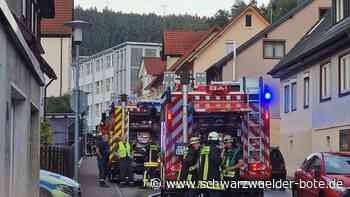 Feuer im Dachgeschoss - Vier Verletzte bei Brand in Bad Wildbad-Calmbach - Schwarzwälder Bote