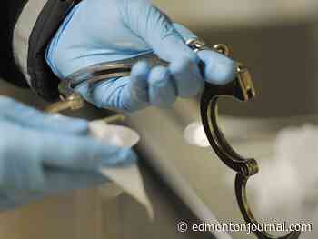 Edmonton police officer who failed to help shackle resisting prisoner docked 40 hours pay