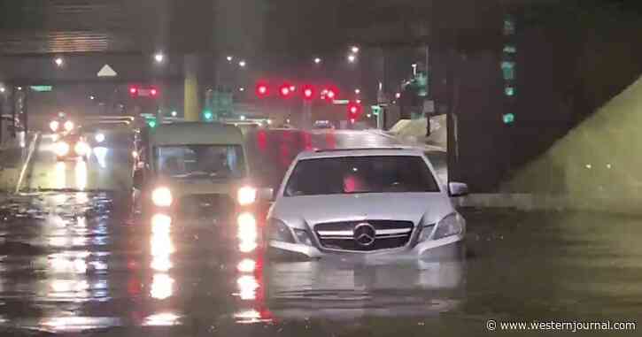 Watch as Sin City Becomes a Flooded City: Shocking and Rare Thunderstorm Drowns Strip, Casinos Suffer Mass Damage