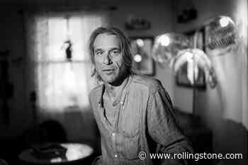 Todd Snider Celebrates Playing Live Music Again With New LP ‘Return of the Storyteller’