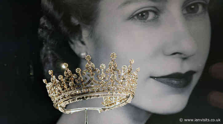 Buckingham Palace opens its doors with a show of showy jewels