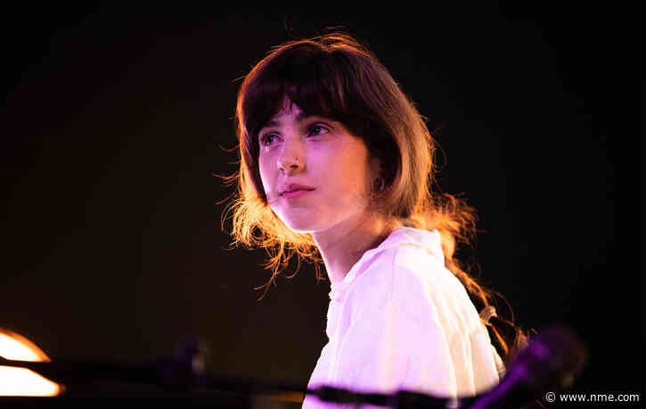 Clairo cancels last three shows of tour after tech mishap leads to ear injury