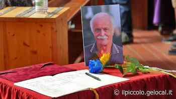 Campioni e tifosi per l'ultimo saluto di Trieste al Prof Lo Duca - Il Piccolo