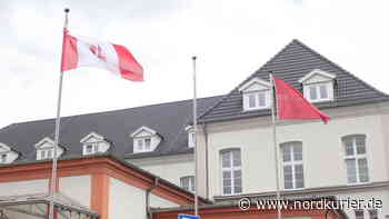 Wieder Regenbogenflagge in Neubrandenburg gestohlen - Nordkurier