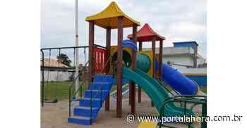 Nova praça pública será inaugurada em Imbituba na próxima semana e crianças do bairro já aproveitam antes mesmo da inauguração - Portal AHora