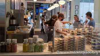 GDP dips by 0.9% in second quarter, but consumers are still spending - Marketplace