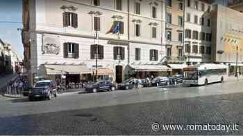 Rissa a colpi di sedia davanti alla caserma dei carabinieri, danneggiata auto di servizio