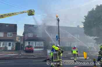 Tudor Drive Morden: Terraced houses on fire