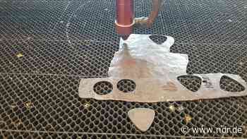 Nachhaltiges Start-up aus Kiel: Mit Algen Gitarre spielen - NDR.de