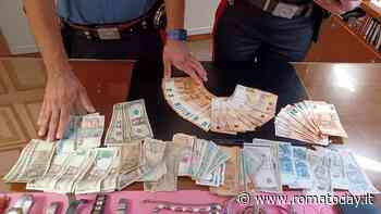 Picchiano e rapinano anziano in casa, vicino scatta foto all'auto in fuga e fa arrestare i malviventi