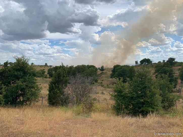 Crews fighting 29-acre fire in east Travis County