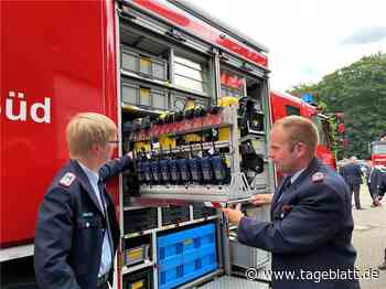 Neuer Gerätewagen Gefahrgut offiziell übergeben - Landkreis Stade - Tageblatt-online